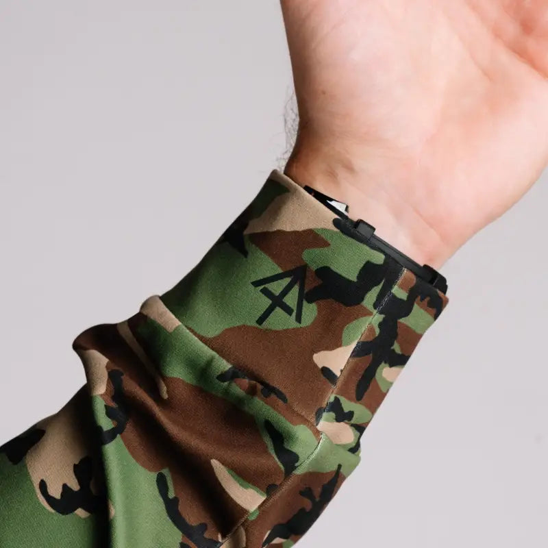 Camouflage long-sleeve shirt on Durable Concealment Hoodie with hand pocket and smooth draws