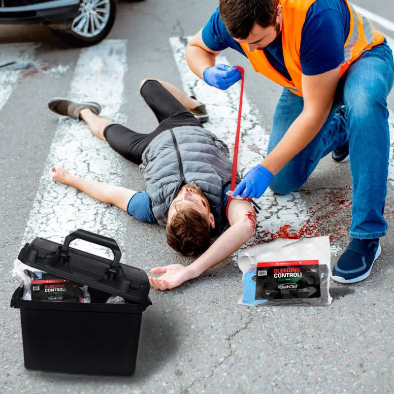 Bleeding control kit for first responders and firefighters in the Bleeding Control Pack Basic with Celox
