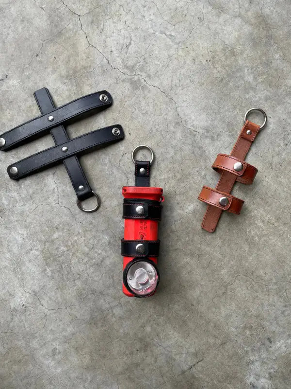 Leather flashlight holder for inverted firefighter flashlight, durable firefighter flashlight holder