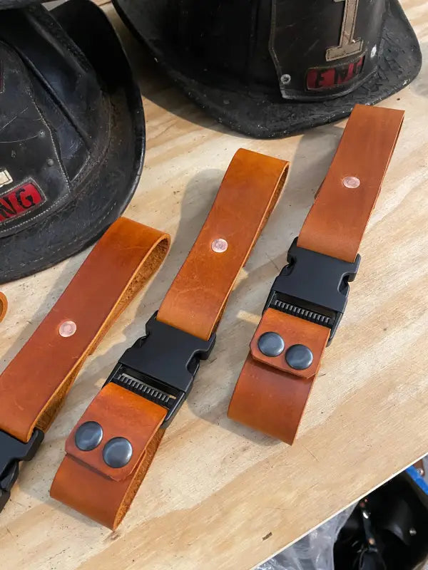 Leather helmet straps with black buckles for Box Light Quick Release system