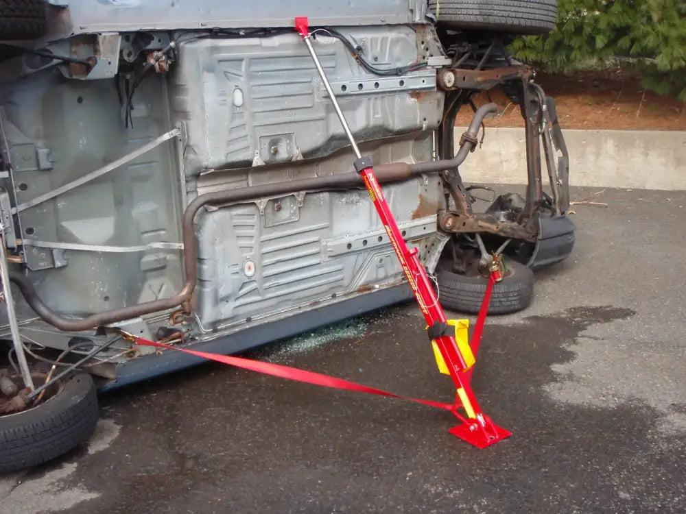 Red car stabilization jack from JYD ZSTRUT Style Rescue Strut Systems includes x2 small rescue struts
