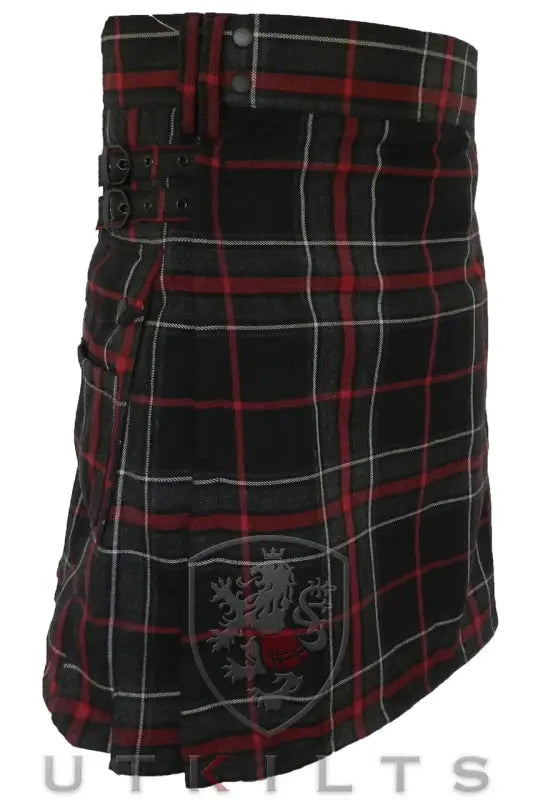 Traditional Scottish Tartan Utility Kilt with embroidered crest for Highlander Tartan style