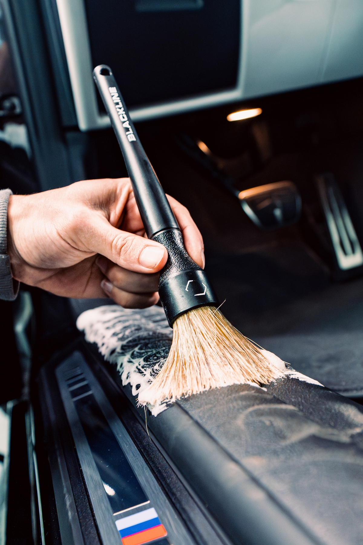 BLACKLINE® BOAR'S HAIR BRUSH SET - view 4
