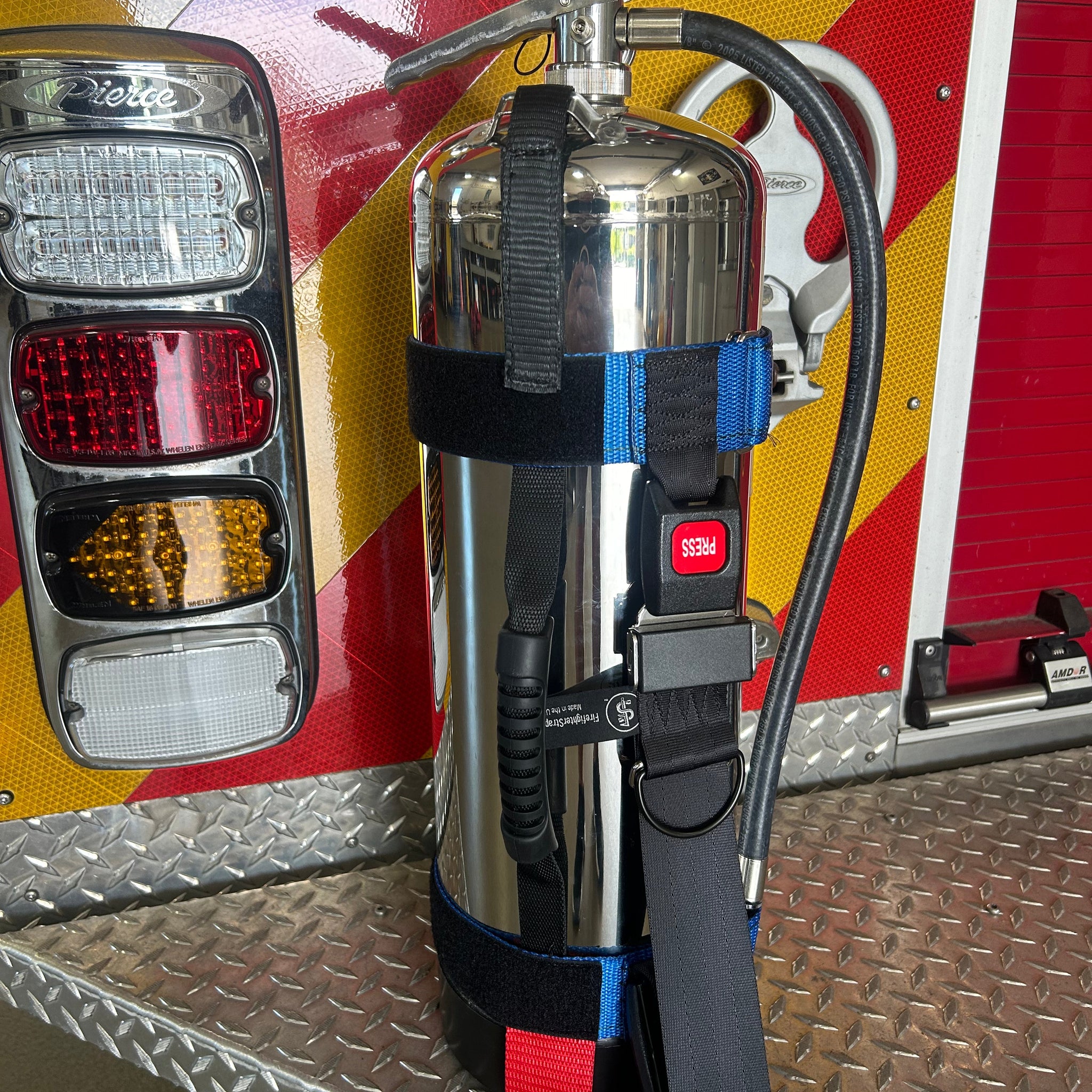 Pressurized Water Can/Extinguisher Deluxe Strap-FFECS-SP