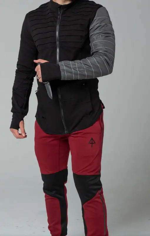 Athletic outfit with Carrier Joggers Mk.II in Soldier Red featuring concealed carry design