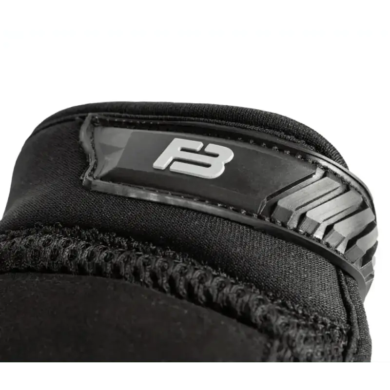 Black Titan K-9 Gloves featuring a ’B’ logo for hands-free hilight P3X use