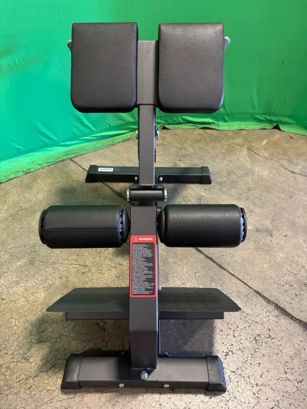 Black and gray SFE Commercial Roman Chair for efficient core workouts