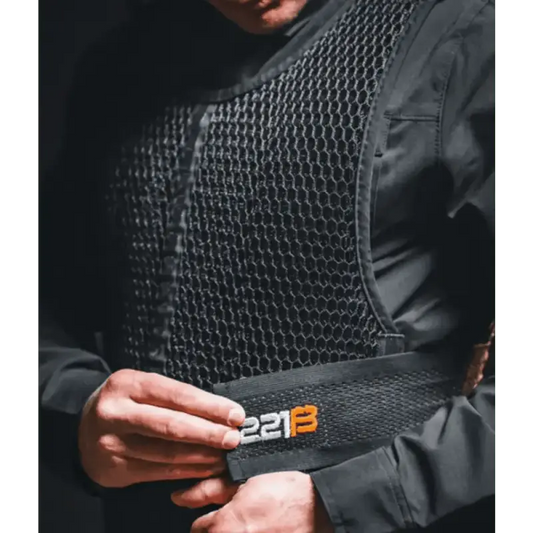 Black Maxx-Dri Vest 5.0 body armor with mesh ventilation and P2i3 branding