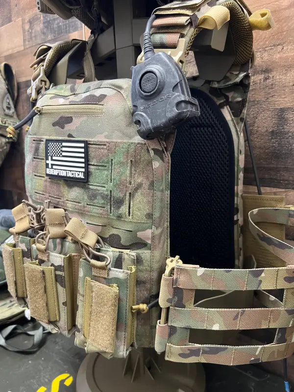 Multicam tactical body armor with magazine pouches and radio PTT for large size combat gear