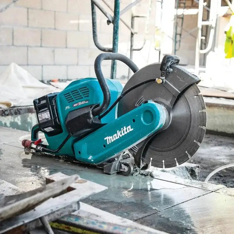 Teal Makita power saw with circular blade from Makita GEC01PL 80V XGT Brushless Kit